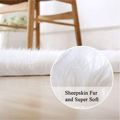 Faux Fur Area Rug, Decor Carpet Sheepskin Style Shaggy Rug for Chair Cover Seat Pad/Sofa Cushion, Ultra Soft Fluffy Rugs in Living Room & Bedroom Bedside, White 67x109 cm