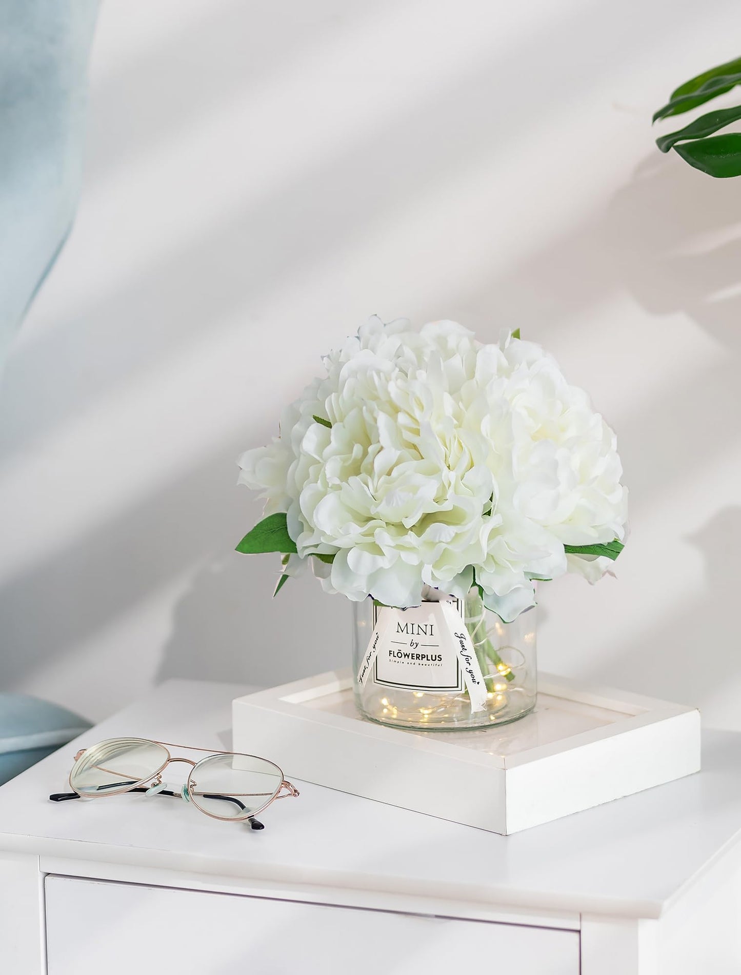 BLOSMON White Fake Flowers with Vase: Small Coffee Table Decor Bathroom Hydrangea Faux Flowers in Vase Office Desk Shelf Home Living Room Bedroom Vanity nightstand Decorations Floral Arrangement