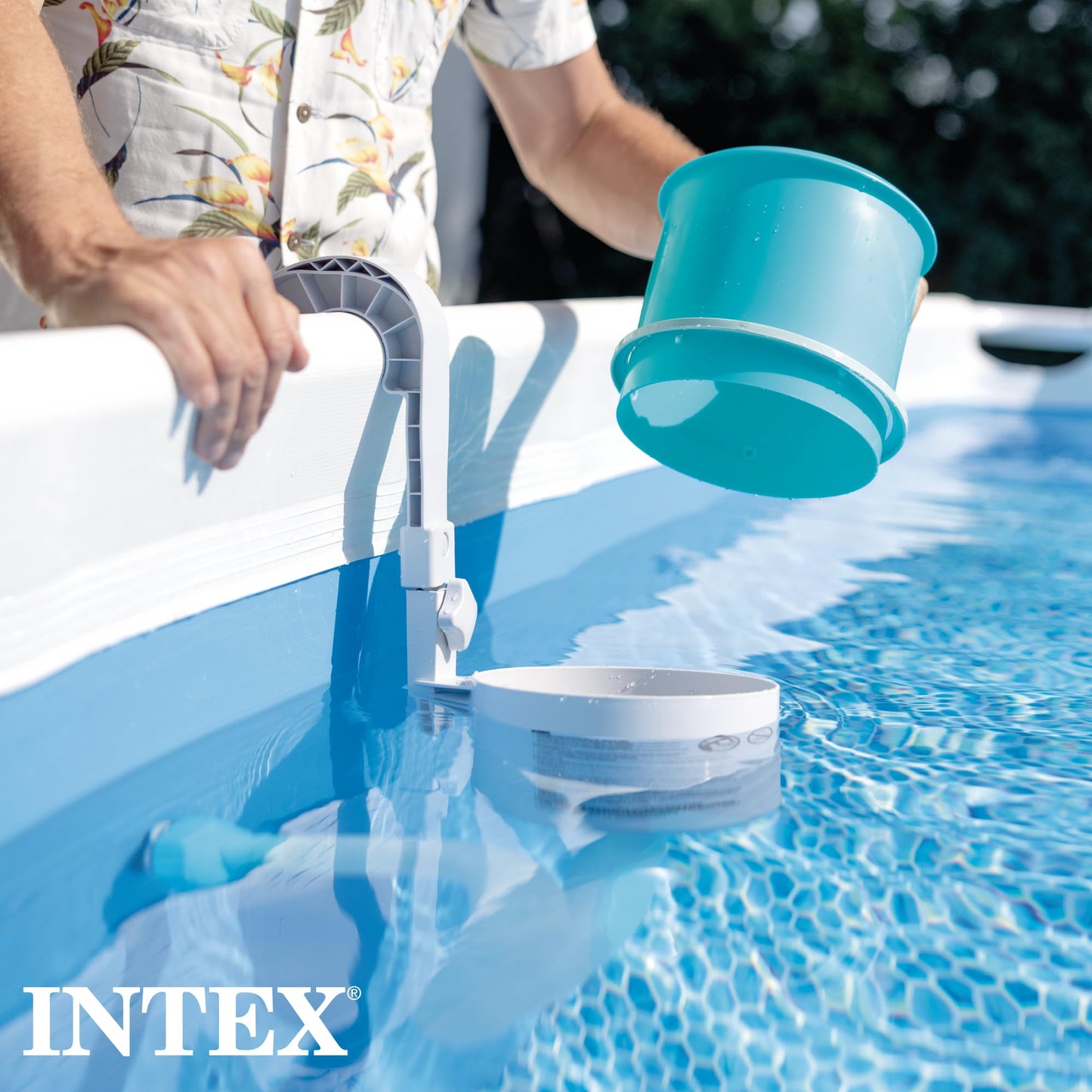 INTEX 28000E Deluxe Wall Mount Pool Cleaning Surface Skimmer for Above Ground Pools