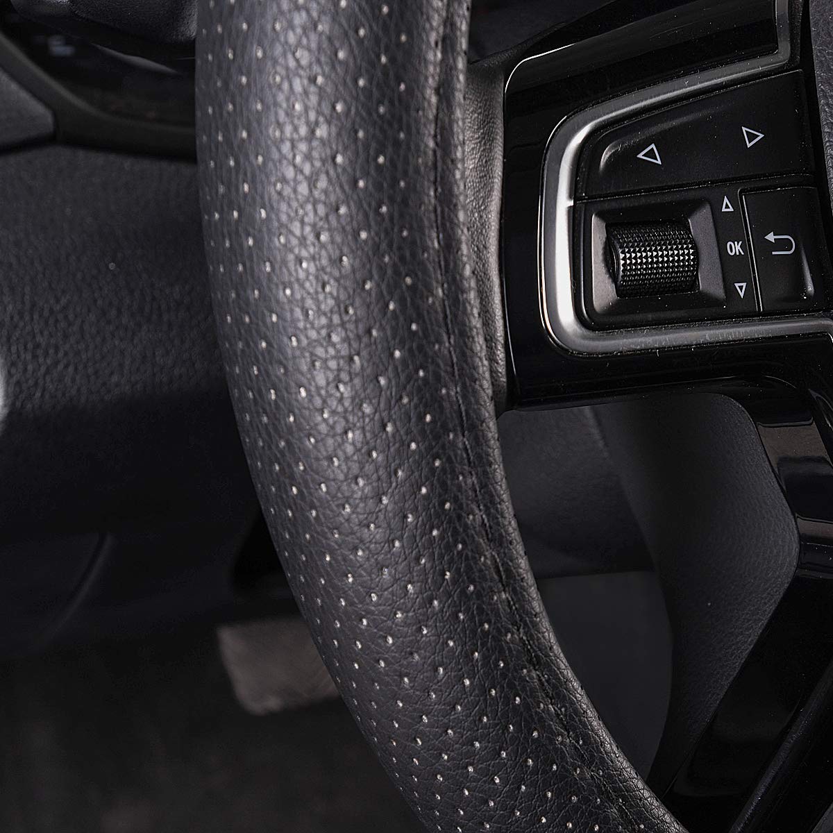 CAR Pass Classical Leather Automotive Universal Steering Wheel Covers (Black)