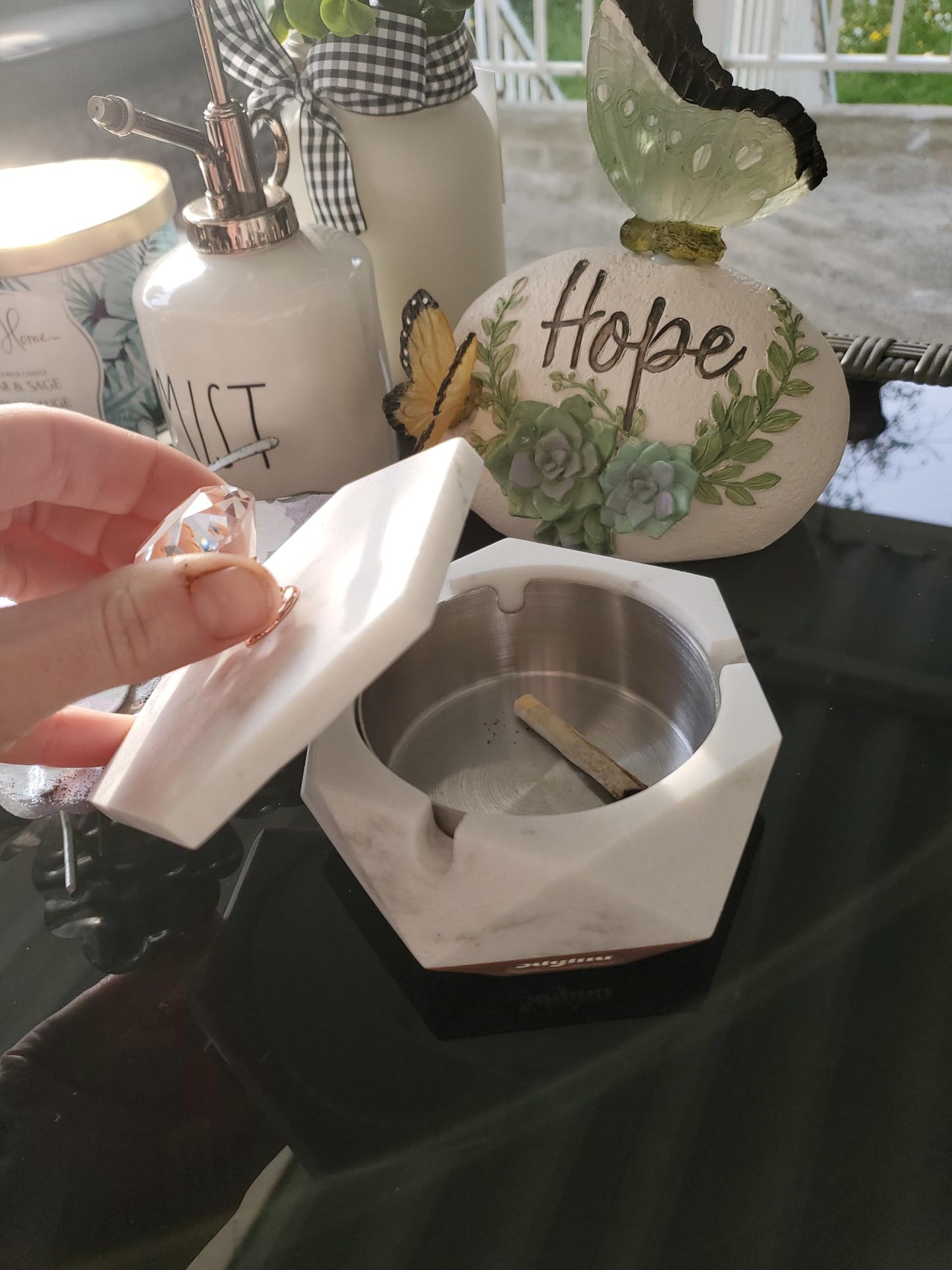 J JHOUSELIFESTYLE Ashtray for Weed - Cigarette Ashtray with Lid, Great Outdoor Ashtrays for Cigarettes Windproof